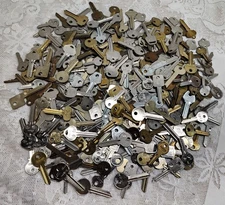 Huge Lot of 335 Assorted  New Old Stock Key Blanks ~ See Photos 
