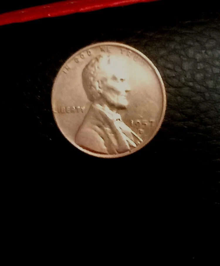 1957 D WHEAT PENNY - RARE! -  "L" in LIBERTY ON RIM , The "L" B" E  - Image 2 of 4