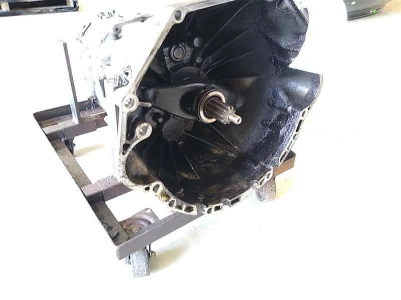 BMW 540i E39 Sedan Manual Transmission 6 Speed Fits 97 98 99 00 01 02 03 Foto 3 de 4