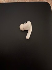 Apple AirPods Pro Right Earbud 1st Generation White. slightly used. No Box.