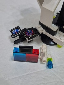 Lego Vintage Space Exploriens 6899-Nebula Outpost. Not Complete w/2 Figures 1996