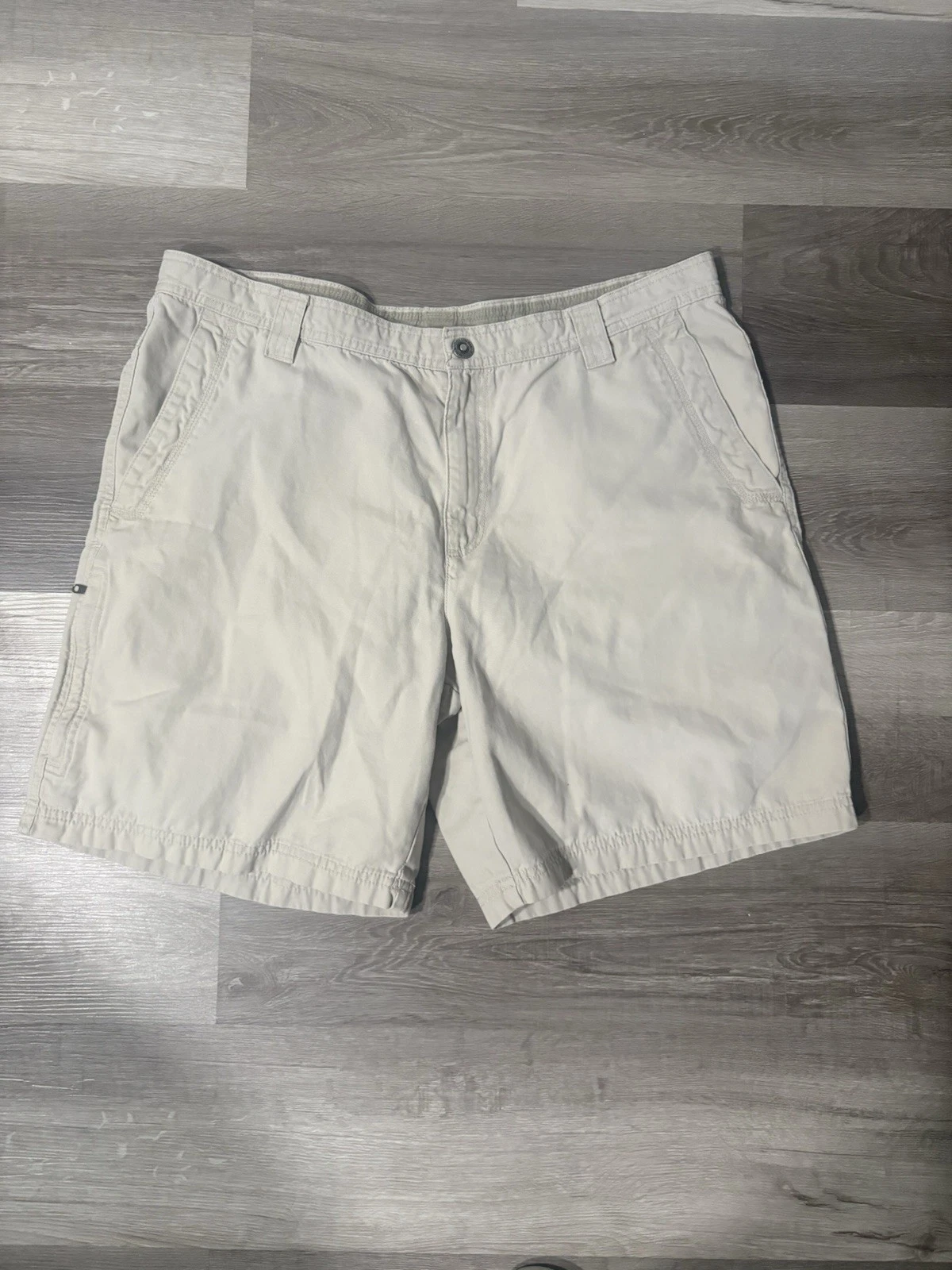 Columbia Omni-Shield Men’s Khaki Cargo Shorts Size 40W Cotton Outdoor