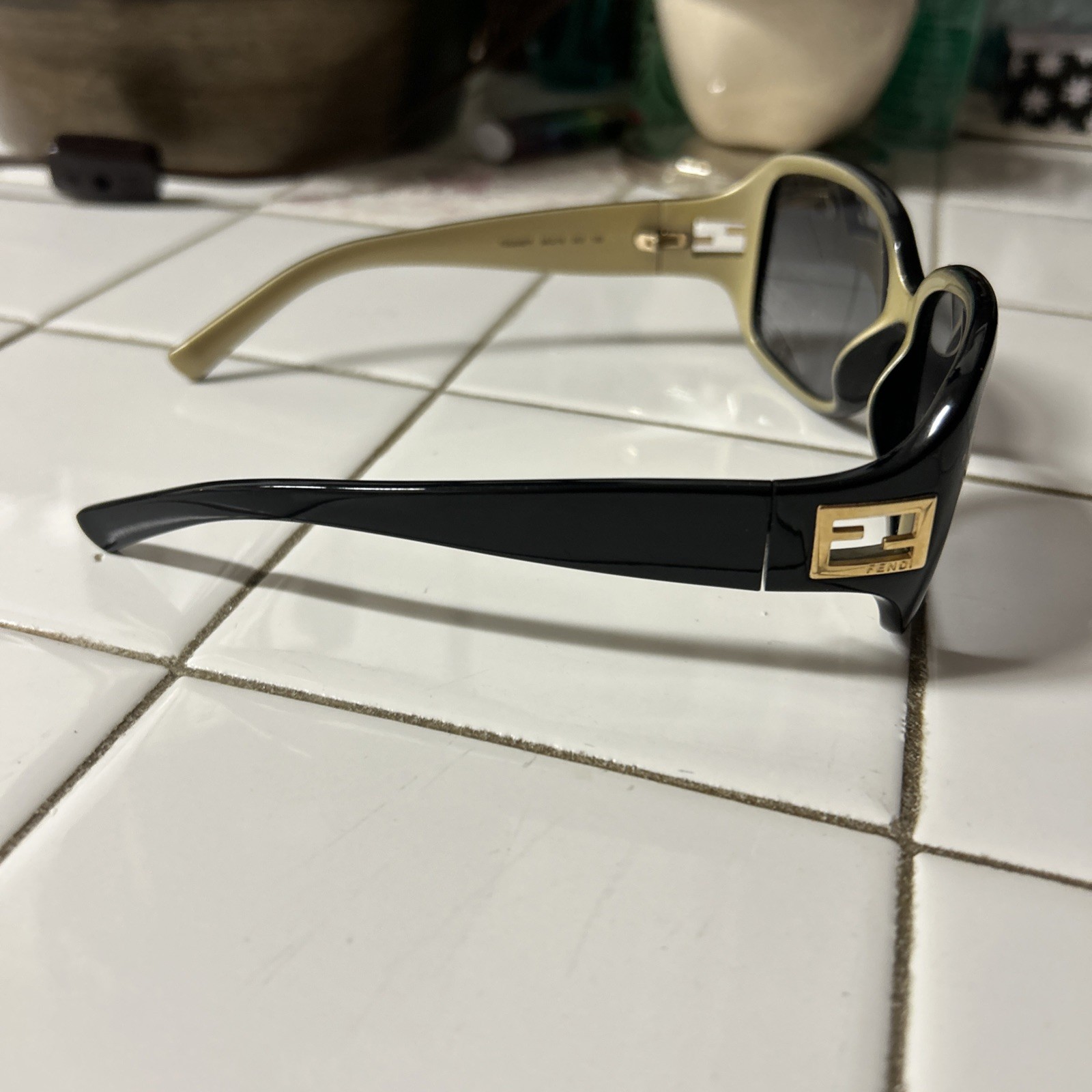 Fendi FS5206FF women's rectangular sunglasses in … - image 10