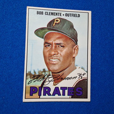 Top 10 Roberto Clemente Baseball Cards 18