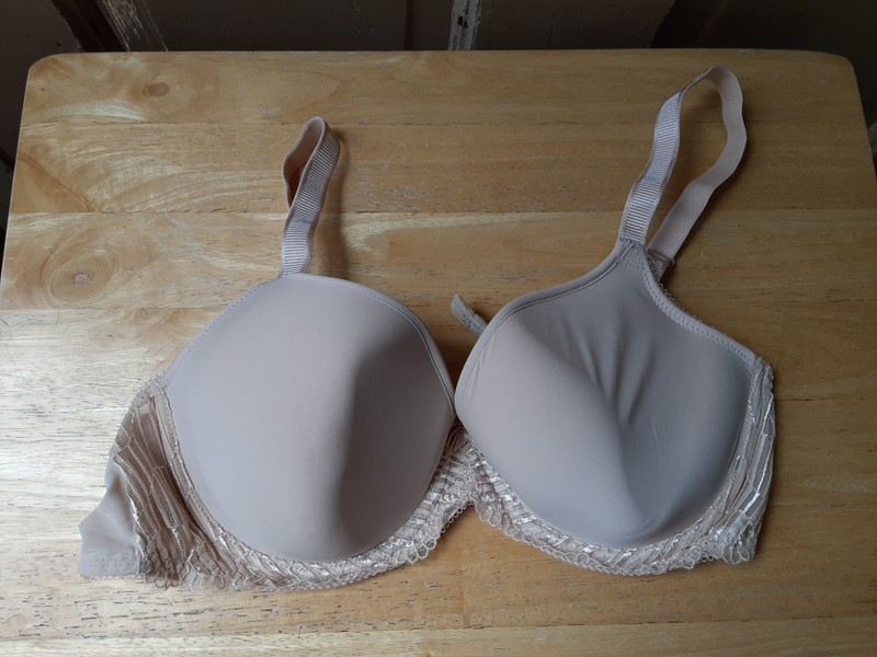 Wacoal Woman's Under-Wire Bra Size 36C