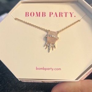 Authentic Bomb Party Ice Queen Pendant Rose Quartz & CZ Rose Gold Plated Necklace RBP4574