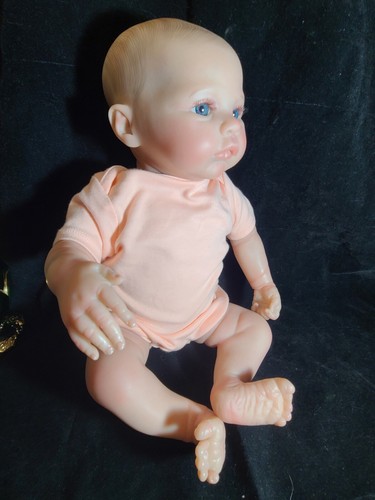Andrea Arcello Reborn Newborn Baby Girl Doll Blue Eyes Lifelike 15 3/4"XLNT COND - Picture 16 of 16