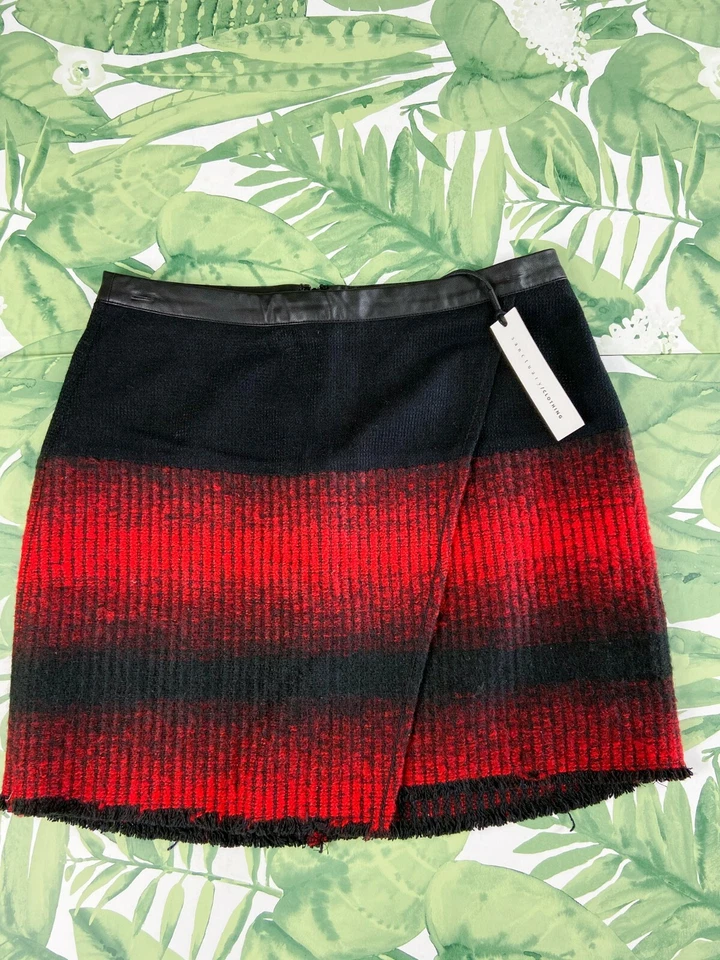 NUEVO CON ETIQUETAS NUEVO Sanctuary Mini Falda Imitación Envoltura Estilo Imitación Cuero Cintura Negro Rojo Foto 3 de 3