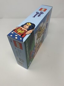 LEGO 77906 DC Wonder Woman Limited Edition SDCC!