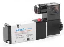 1pcs AirTAC Solenoid Valve 4M110-M5A   AC220V 4M110M5A New