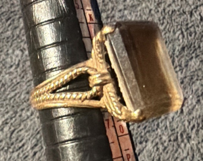 VTG  10K Yellow Gold Ring Rectangular Large Stone… - image 1