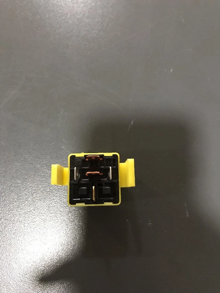 Daewoo Musso 2.9 Tdi 1999 anno Relè destra 84210-05000 - Immagine 4 di 4