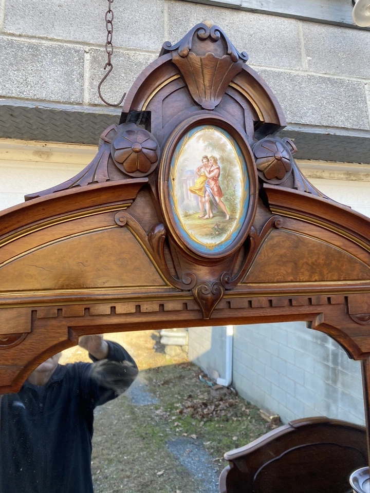 RENACIMIENTO 3 PIEZAS. JUEGO DE DORMITORIO DE NOGAL Y BURL CON PLACAS DE PORCELÁNICO Foto 3 de 4