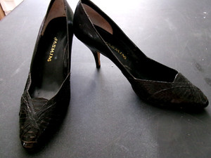 VINTAGE JASMIN BLACK SNAKESKIN LEATHER HIGH HEEL SHOES 8.5 (See deal!)