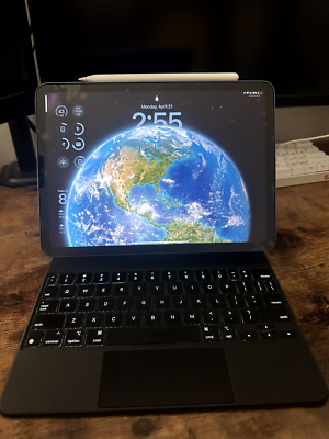 iPad Air (5th Gen) 11” M1 With Magic Keyboard And Apple Pencil