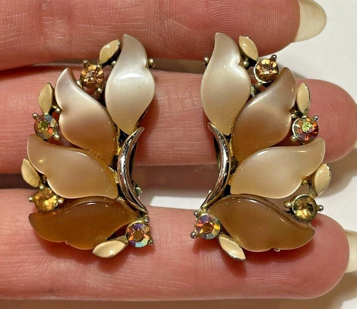 Vintage lisner clip sale earrings