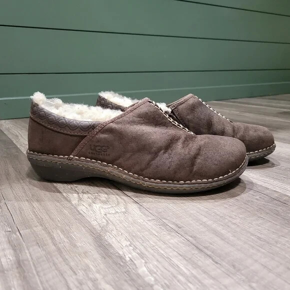 UGG Bettey Brown Slip On Shearling Lined Suede Clogs Loafer  display picture 2