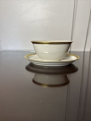 RARE Vtg Hutschenreuther 76444 Juwel Gravy Boat W/ Attached Under Plate Nvr Used