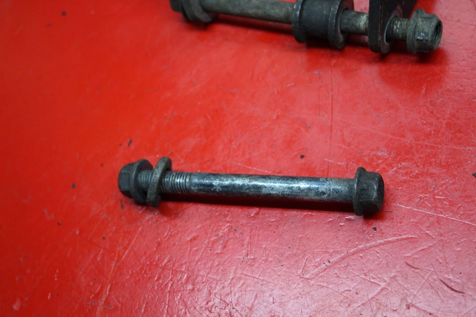 JUEGO COMPLETO DE PERNOS Y MONTAJE MOTOR SUZUKI DR250 Foto 3 de 4