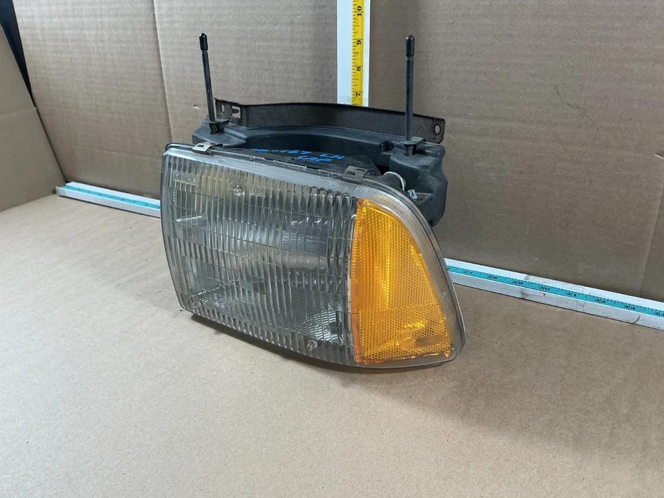 Lámpara de cabeza lateral del conductor Chevrolet Blazer S10 1995-1997 114-00252L OEM Foto 2 de 4