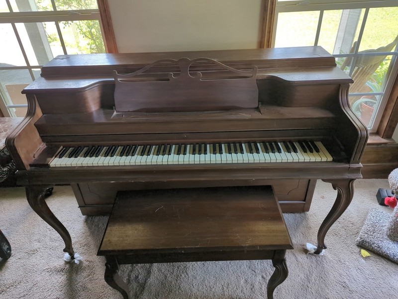 1938 Janssen Upright Piano 88 Keys 2 Pedals Walnut Finish Brown Wood Cabinet