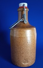 Steingutflasche mit Bügelverschluss   MKM Keramik  Westerwälder Ton