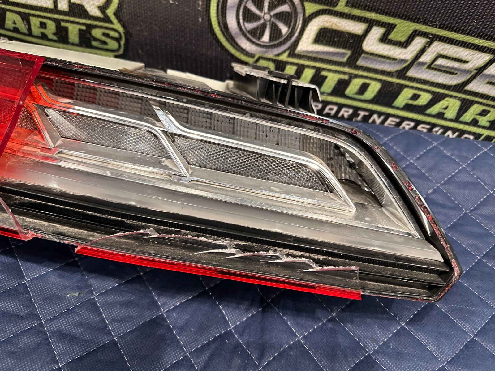 2017 2018 AUDI R8 TAIL LIGHT LEFT DRIVER *DAMAGE* 2018 OEM 4S0 945 095 A