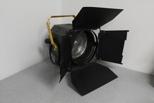 DeSisti Monet 2k 2000W 120v Model 220 Fresnel Light Barn Doors Gel Frame Incl.