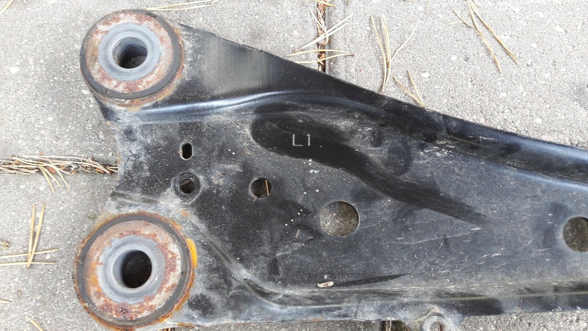 48780-48110 48760-48110 LH or RH rear trailing arm Toyota RAV4