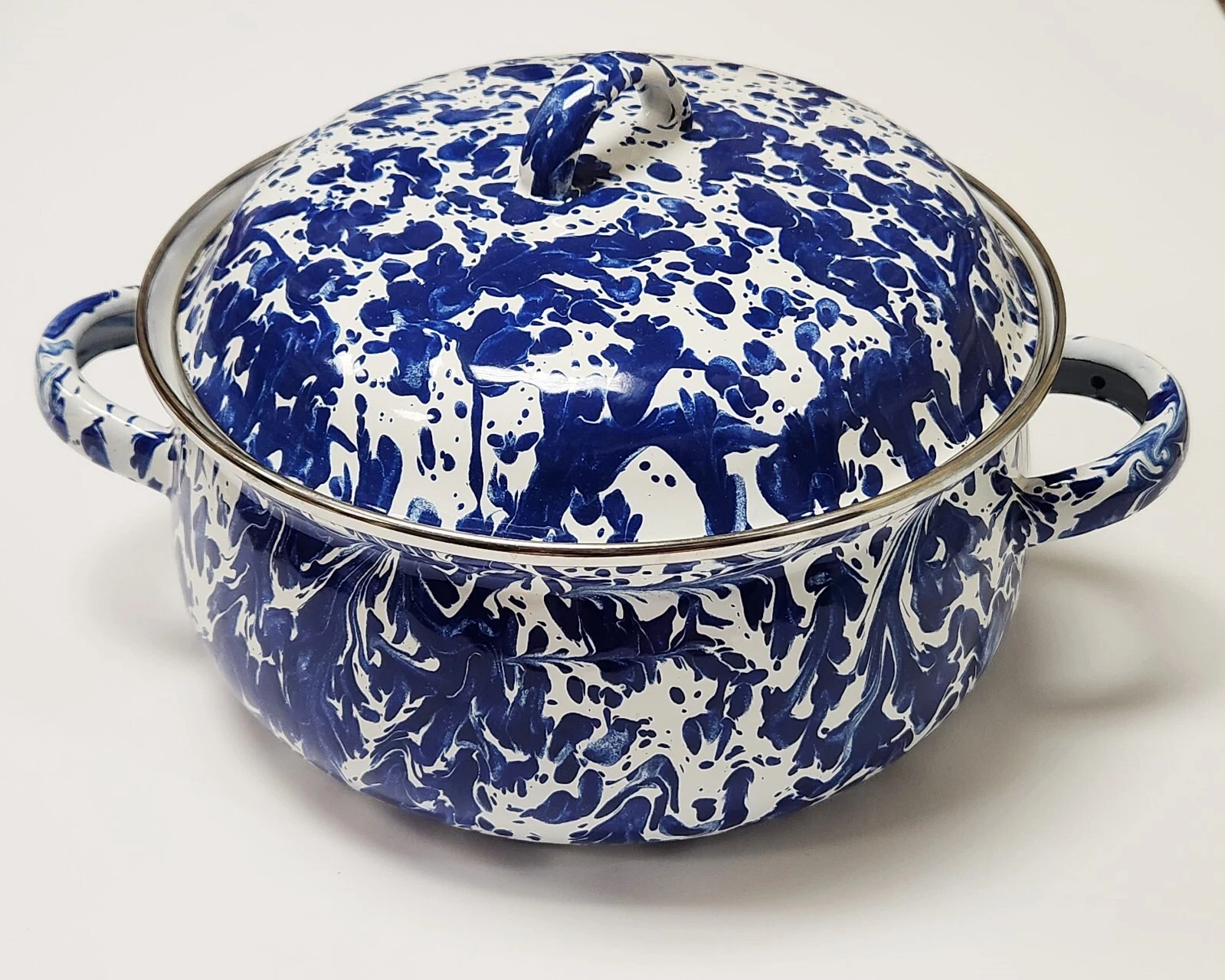 NWOT Pottery Barn Enamelware Golden Rabbit Small Dutch Oven 2.5 Qt