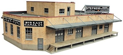 Walthers Cornerstone HO Scale Building/Structure Kit Grocery Distributor