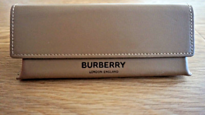 BURBERRY LONDON TRIANGULAR GLASSES CASE NEW NO BOX