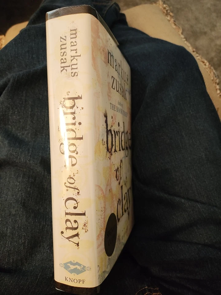 Bridge Of Clay-Markus Zusak-SIGNED!-TRUE First Edition/1st Printing-Brand New Foto 2 de 4