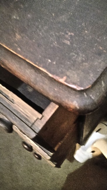 Singer Antique Treadal Six Drawer Sewing Machine In Working Condition.