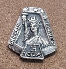 VINTAGE UPS UNITED PARCEL SERVICE EMPLOYEE BADGE 3 YEAR DRIVER SERVICE PIN