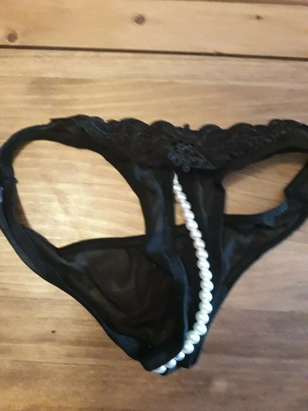 TANGA NEGRO QUEEN LINGERIE ABIERTO