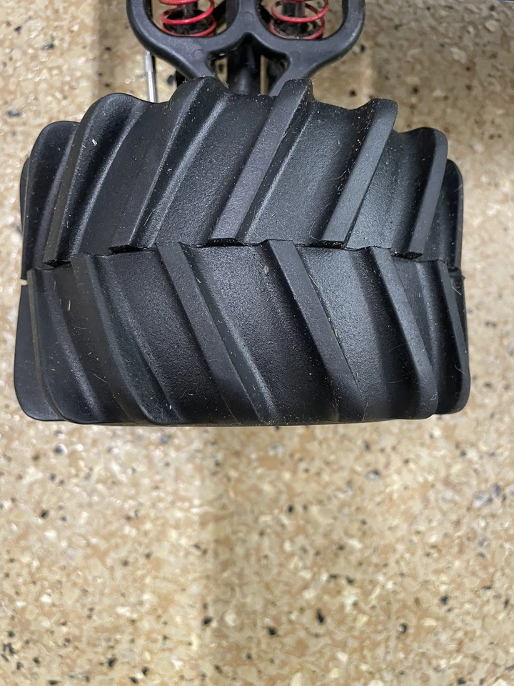 Traxxas T-Maxx RC Monster Truck 4910 - Image 4 of 4