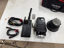 Location Projecteur Aputure COB 120D II (5600K) V-mount - Projeteur
