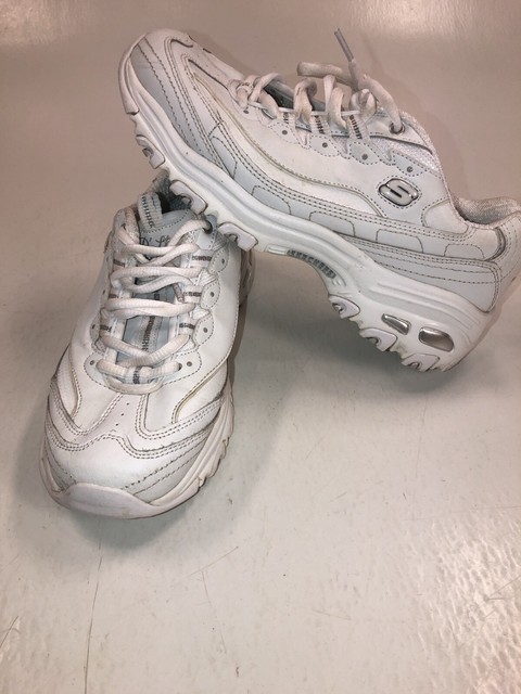 skechers wide fit casuals
