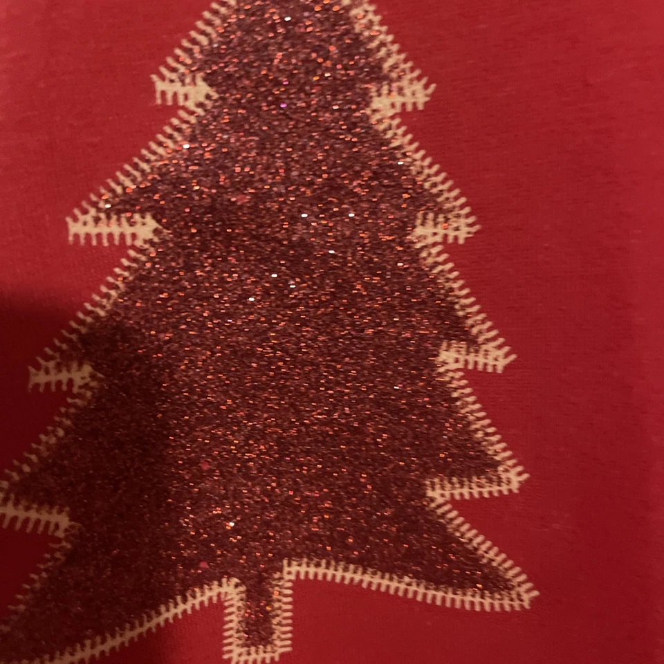 Conjunto de calentamiento Grace + Emma rojo diseño navideño con top grande y pantalones X-grandes Foto 3 de 4