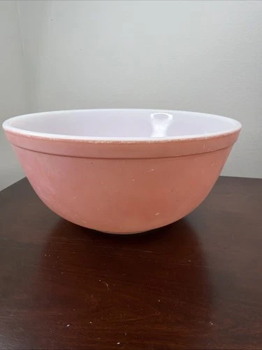 VTG Pyrex 402 Pink 1.5 Quart Mixing Bowl USA Bakeware MCM Decor Retro Style