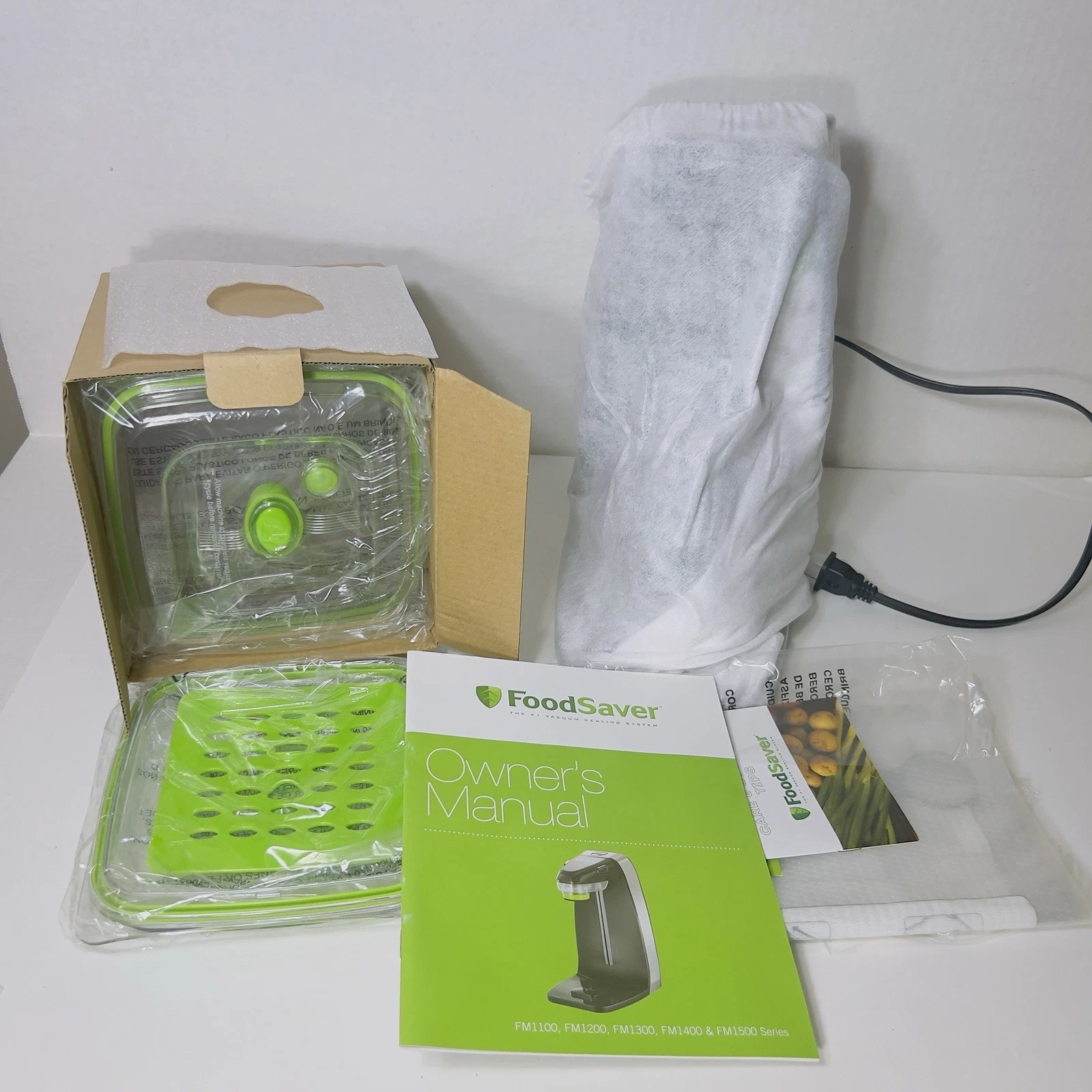 FoodSaver FM1510-000 Vacuum Sealing Fresh Food Preservation System Space Saver