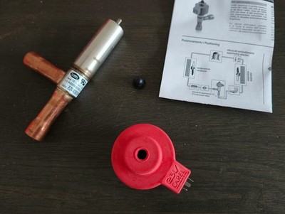 Carel E3V45BSM10 Electronic Expansion Valve + Stator, 16-16 ODF NEW !