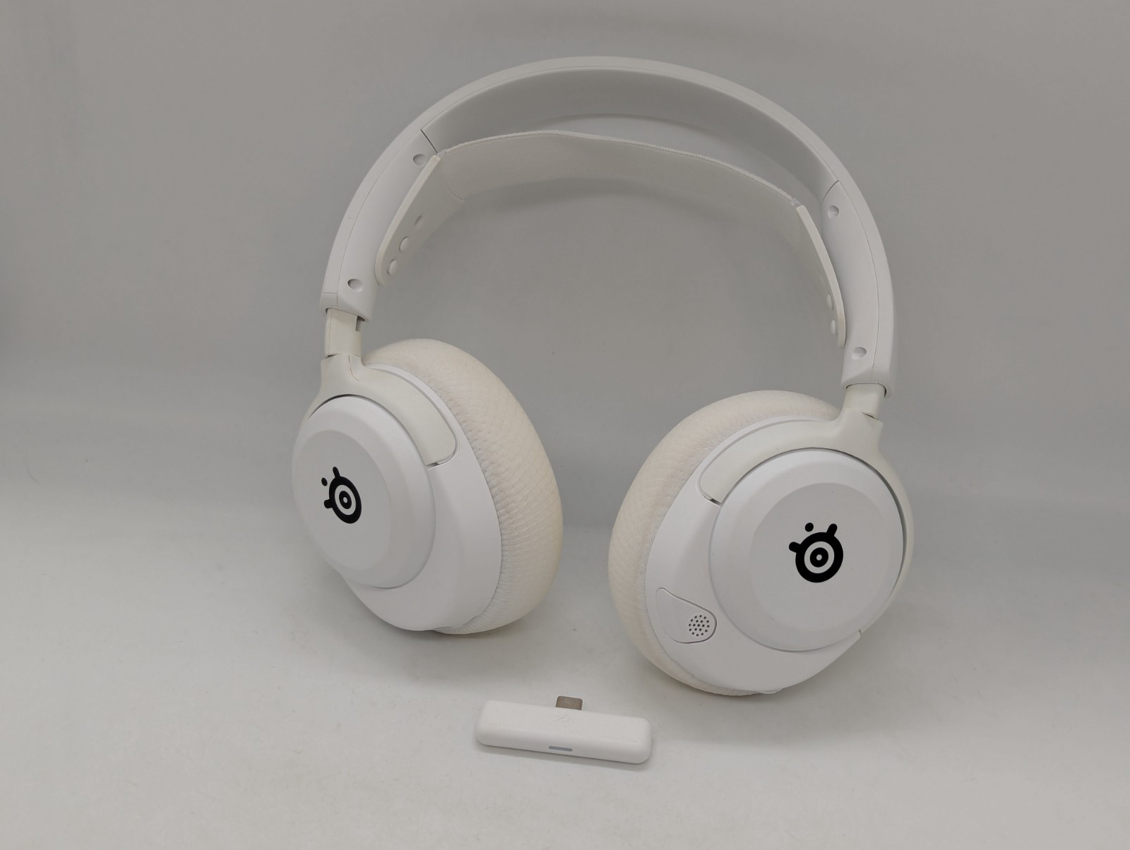 SteelSeries Arctis Nova 5X wireless headset 2.4GHz USB-C white for Xbox PS5 PC