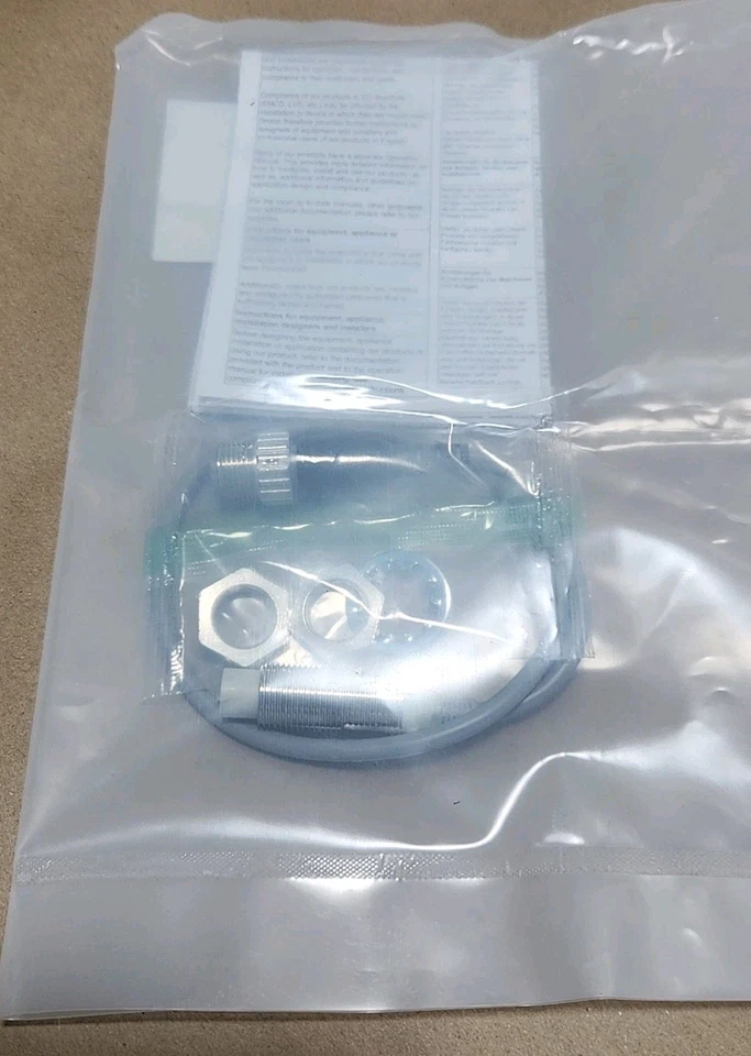 *NEW FACTORY SEALED* Omron E2E-X8MD1-M1GJ Proximity Sensor 12-24Vdc + Warranty! - Image 4 of 4