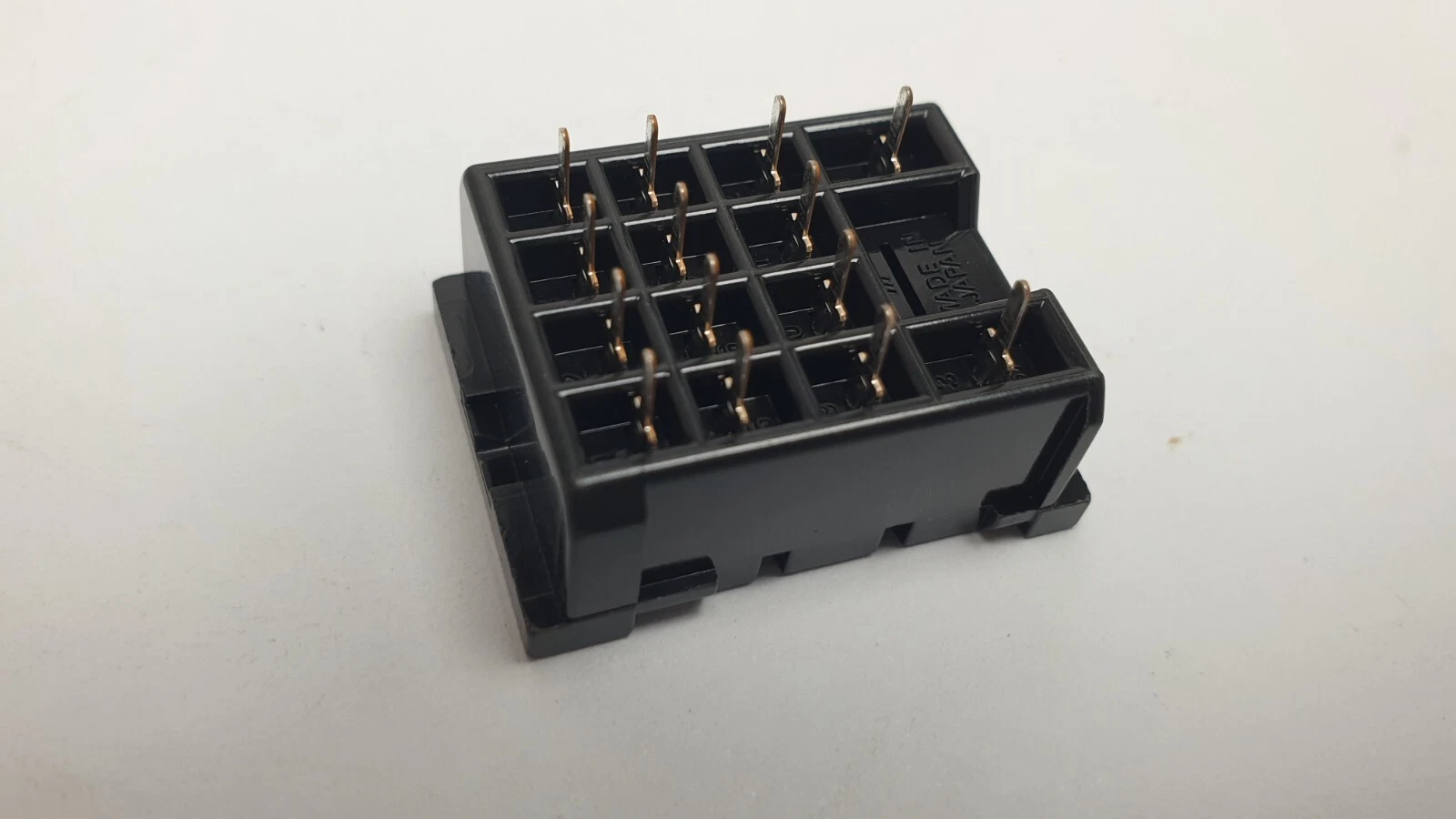 Omron PY14-02 socket, PCB pins side