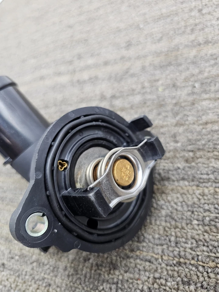 Carcasa termostato para Chrysler 300 Dodge Challenger Charger 3,6 L 11-18 49549 Foto 4 de 4