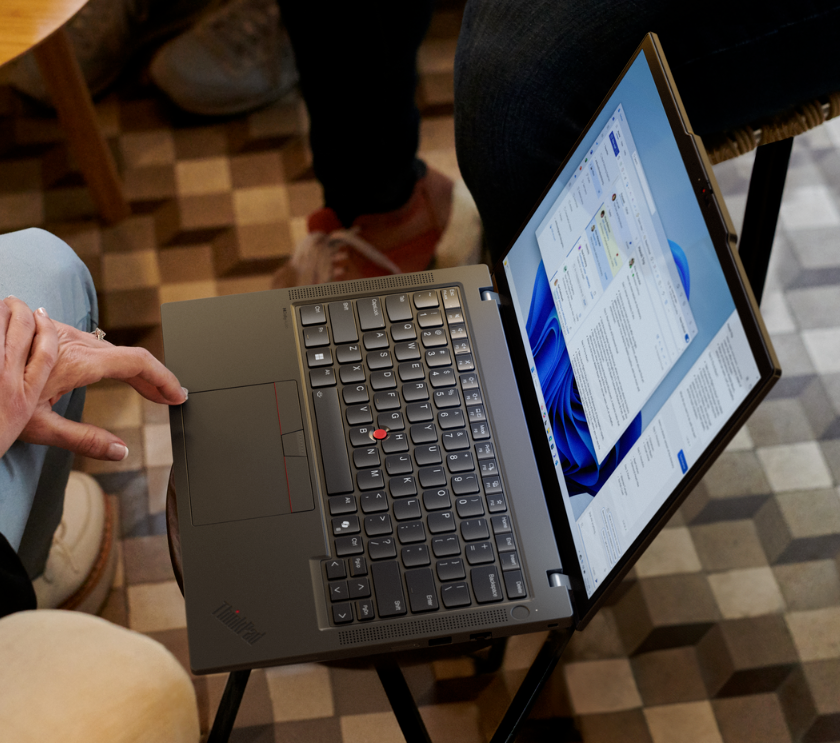 Lenovo ThinkPad T14 G5 64GB Intel Ultra7-165H OLED-WQXGA 5G LTE Arc English  Gar