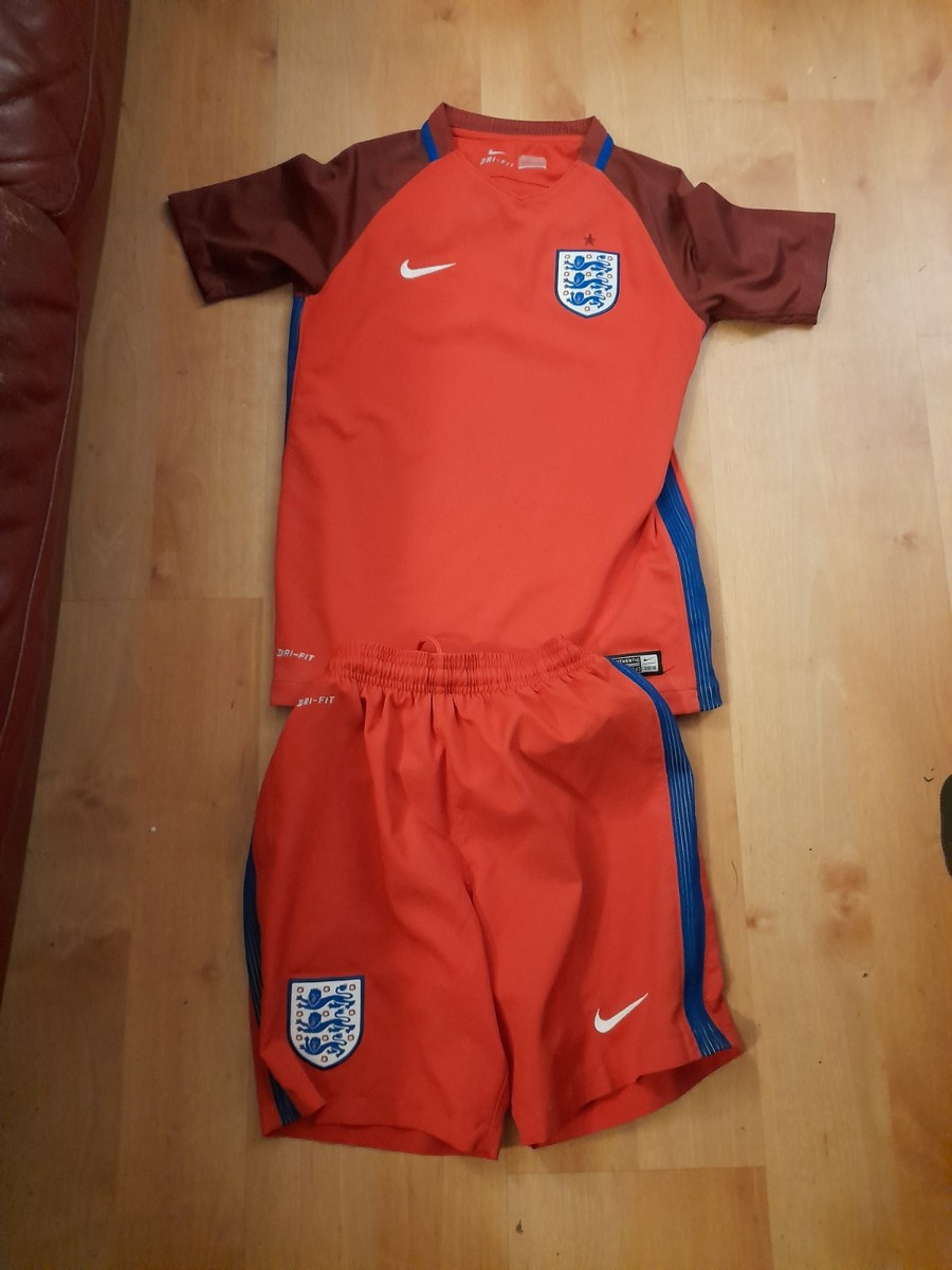 Nike England Euro 2016 Boys England Football Kit 2016 Kids England