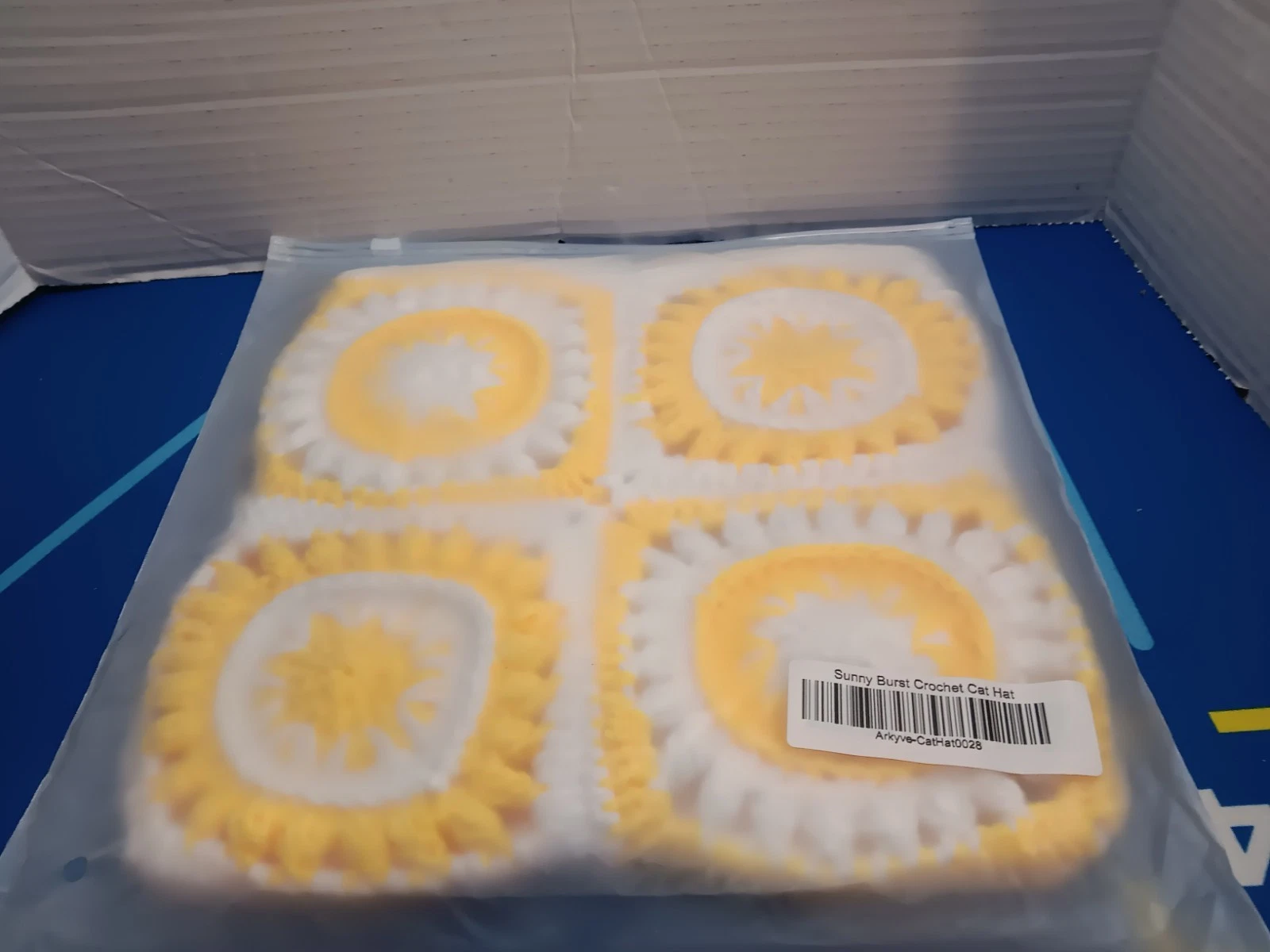 NEW Arkyve Sunny Burst Crochet Cat Hat One Size